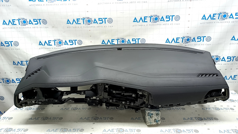 Торпедо передняя панель с AIRBAG VW Jetta 19-26 черная, ржавый пиропатрон