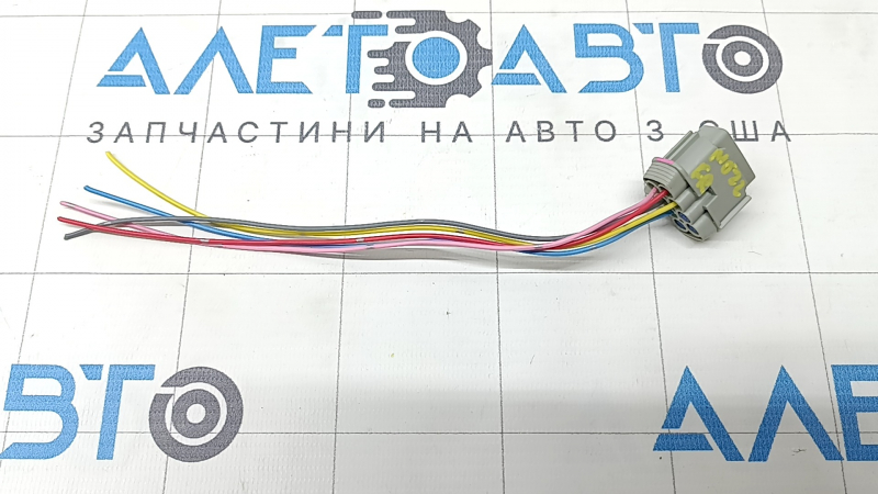 Фишка фары правая Mitsubishi Outlander 22-26 LED, серая