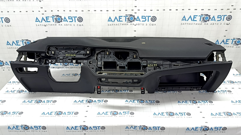 Торпедо передняя панель с AIRBAG BMW 3 G20 23-26 черная без проекции