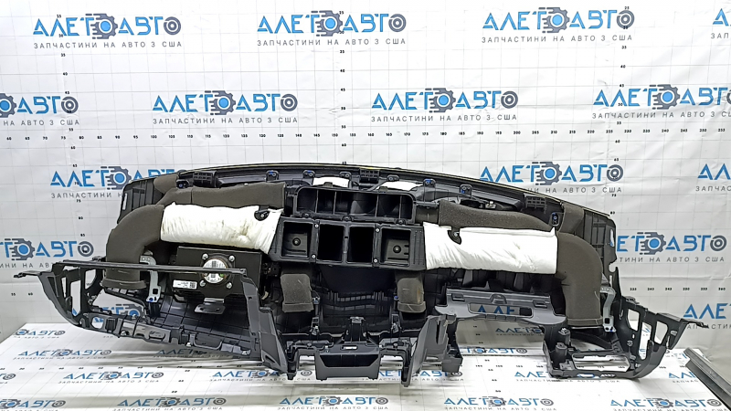Торпедо передняя панель с AIRBAG Hyundai Elantra AD 19-20 черная, ржавый пиропатрон