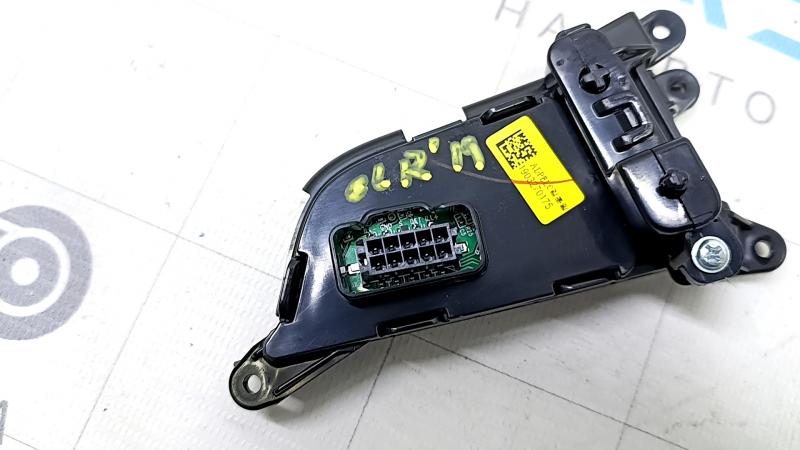 Индикатор переключения передач КПП Hyundai Elantra AD 17-20 черный, глянец, без накладки шифтера, царапины