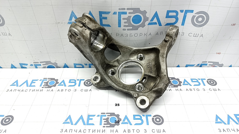Цапфа передняя правая Audi Q3 83A 19-25