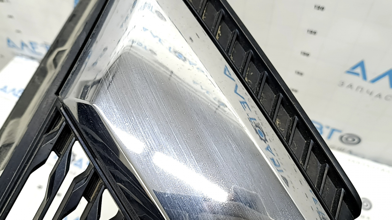 Решетка радиатора grill Nissan Rogue 17-20 под камеру, под радар, с круглой эмблемой, песок