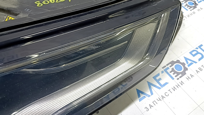 Фара передняя правая в сборе Audi A3 8V 15-16 xenon hid