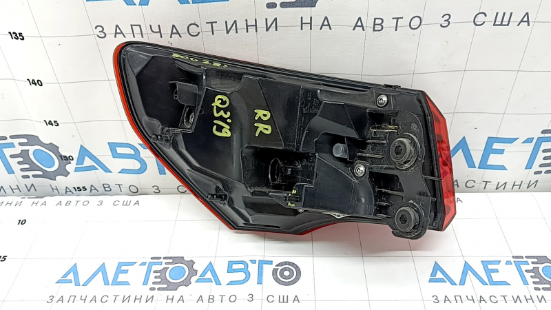 Фонарь внешний крыло правый Audi Q3 83A 19-25 LED, надломано крепление