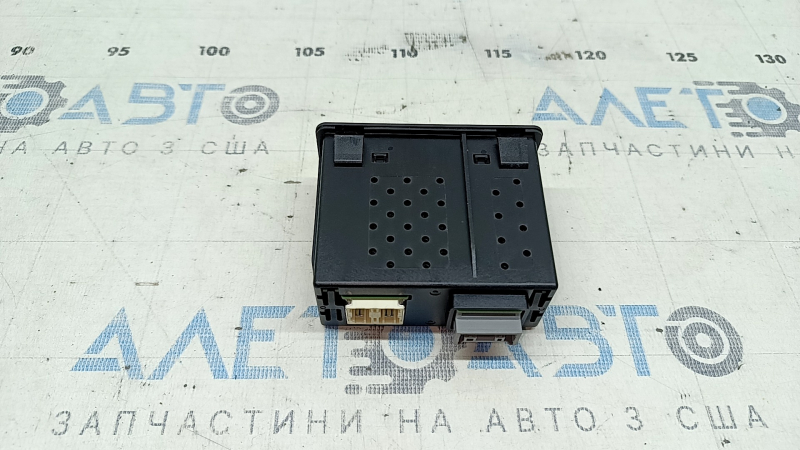 USB Hub, AUX Mazda CX-5 21-23