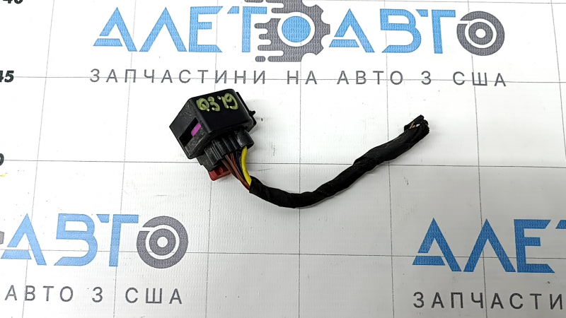 Фишка передней фары правая Audi Q3 83A 19-25 LED