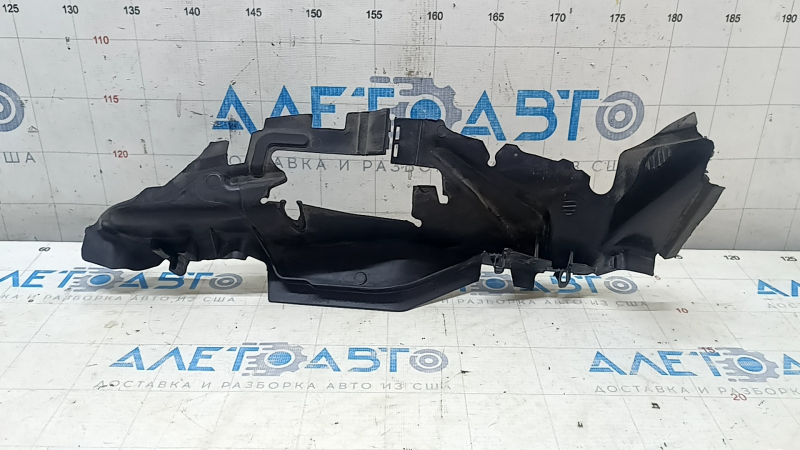 Дефлектор радиатора правый Audi A3 8V 15-16 4d 1.8T, 2.0T