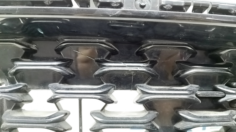Решетка радиатора grill Mazda CX-5 22-24 Black под радар, треснута