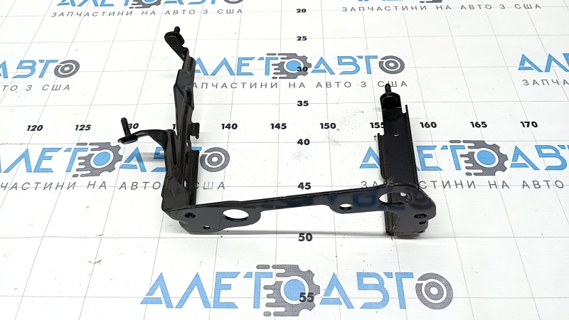 Кронштейн блока ECU компьютера двигателя Mazda 6 18-21 2.5 нижняя часть