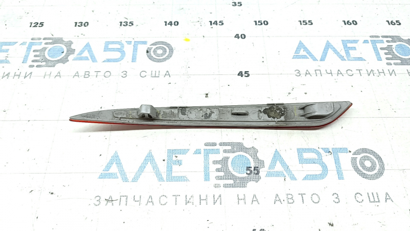 Отражатель заднего бампера правый Ford Fusion mk5 13-18 царапины