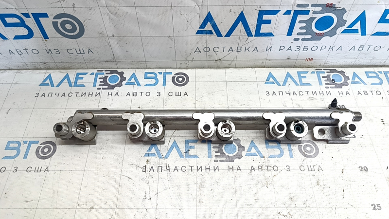 Топливная рейка Ford Escape MK3 13-19 2.0T без датчика