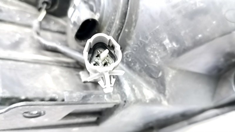 Фара передняя левая Toyota Prius 30 13-15, рест, галоген, под полировку