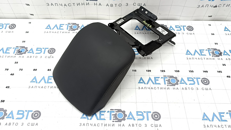 Подлокотник Mazda 6 18-21 кожа черная серая строчка, тычки
