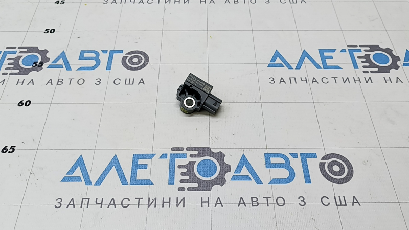 Датчик подушки безопасности задний левый Kia Sorento 16-20