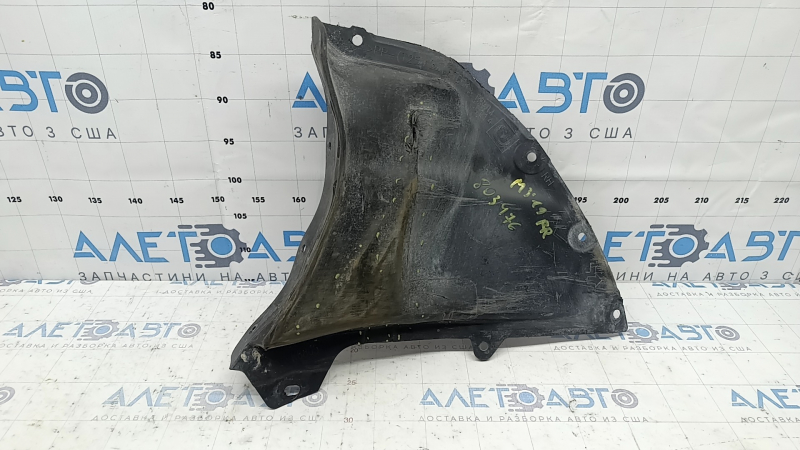 Защита переднего бампера правая Mazda 3 19-26 4d надорвана, потерта