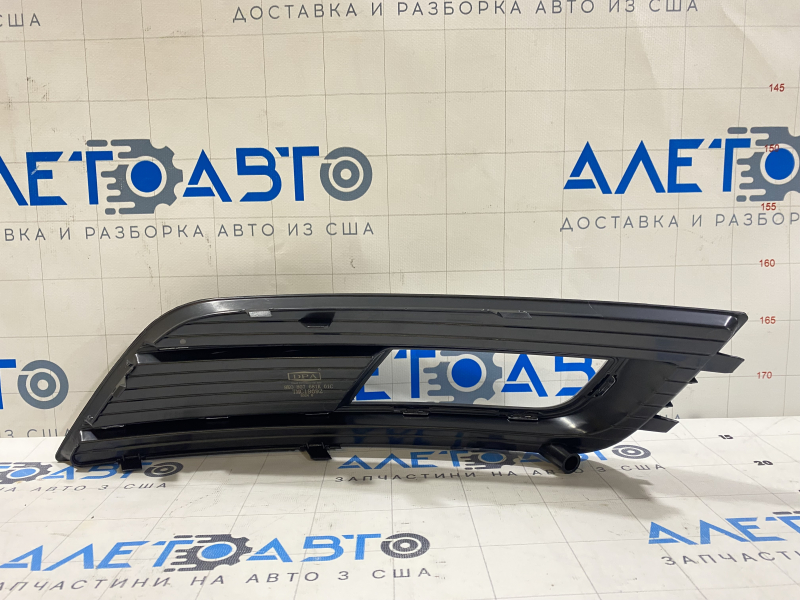 Решетка переднего бампера левая Audi A4 B8 13-16 рест