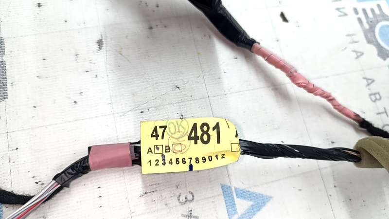 Проводка двери передняя левая Toyota Prius 50 16-22 keyless