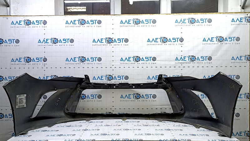 Бампер передний голый Toyota Camry v55 15-17 usa треснут, примят, царапины