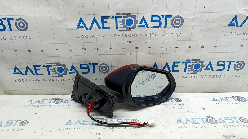 Зеркало боковое правое в сборе Toyota Prius 50 16-20 5 пинов, красное, царапины