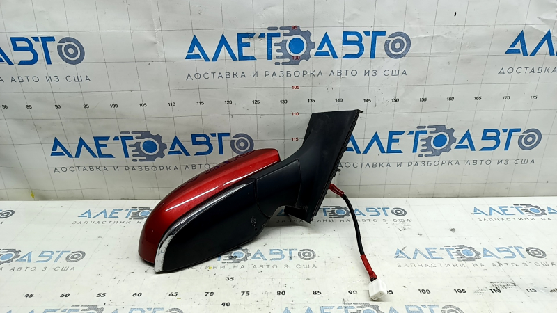 Зеркало боковое правое в сборе Toyota Prius 50 16-20 5 пинов, красное, царапины