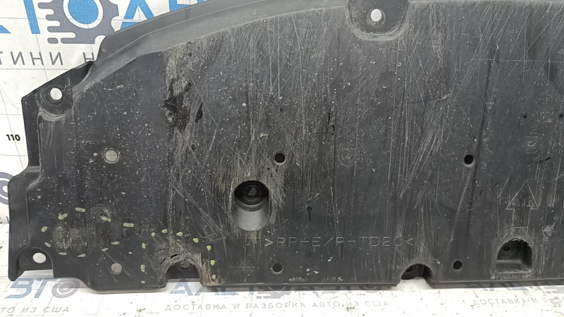 Защита переднего бампера Toyota Prius 50 16-18 потерта, протерта, надлом крепления