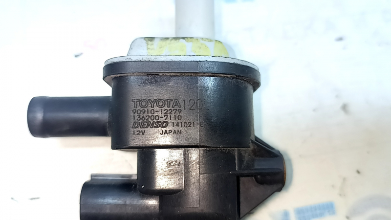Клапан соленоид на впуске Toyota Camry v55 15-17 usa