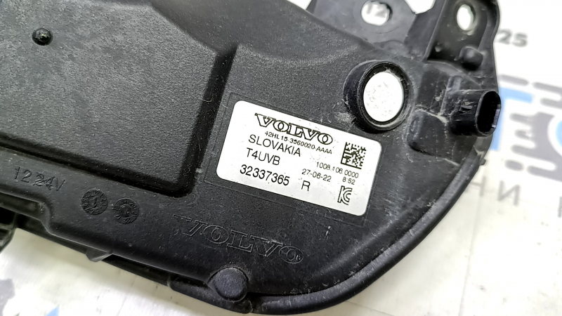 Противотуманная фара птф правая Volvo XC60 20-26 code: XE0D, песок