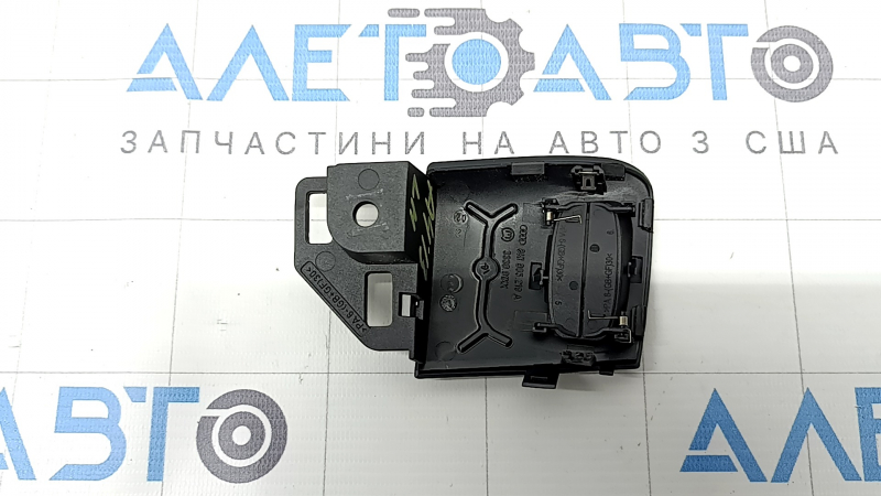 Накладка передней панели на замок зажигания Audi A4 B8 08-16 черная
