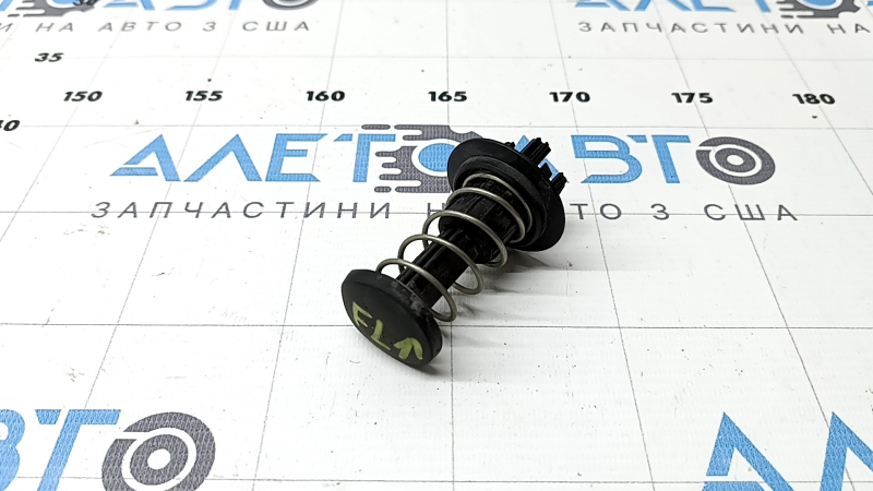 Отбойник капота левый Mercedes W167 GLE 350 450 20-26 на капоте