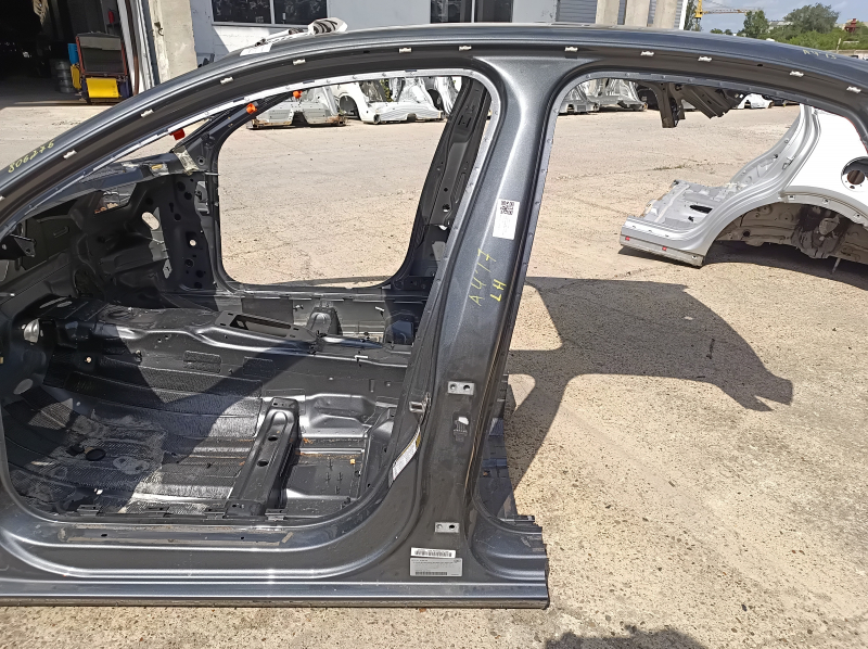 Стойка кузова центральная левая Audi A4 B8 08-16 седан, на кузове