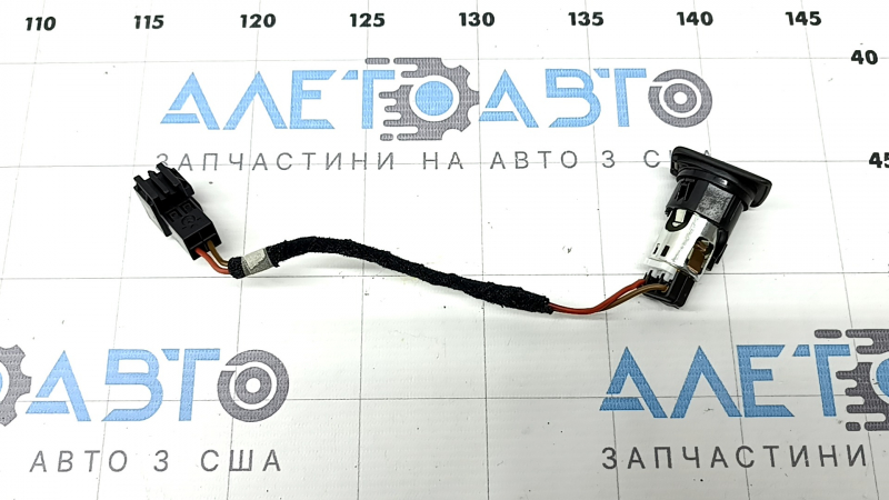 Прикуриватель обшивки арки правой Mercedes W167 GLE 350 450 20-26