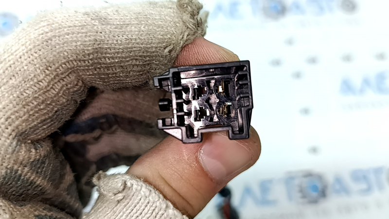 Прикуриватель обшивки арки правой Mercedes W167 GLE 350 450 20-26