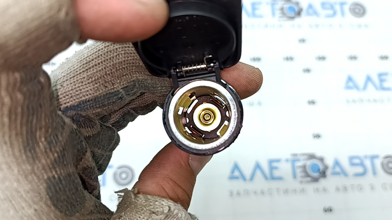 Прикуриватель обшивки арки правой Mercedes W167 GLE 350 450 20-26