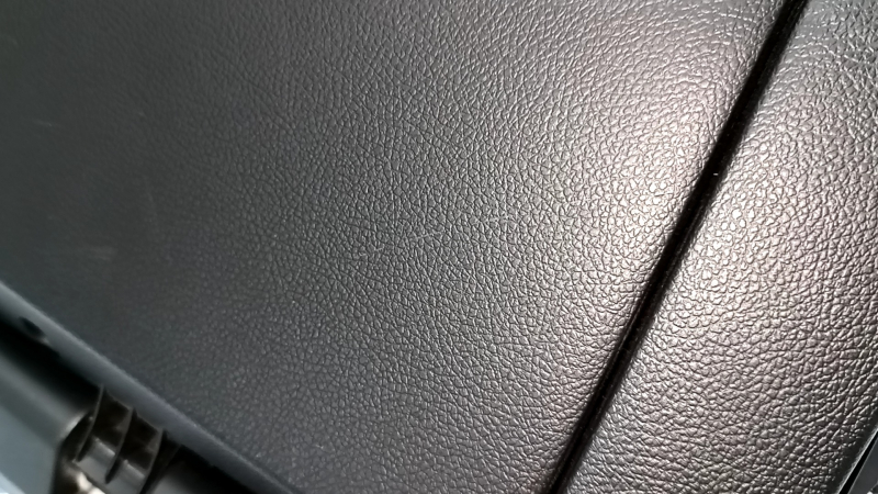 Перчаточный ящик, бардачок Subaru Legacy 15-19 черный, 2 части, царапина