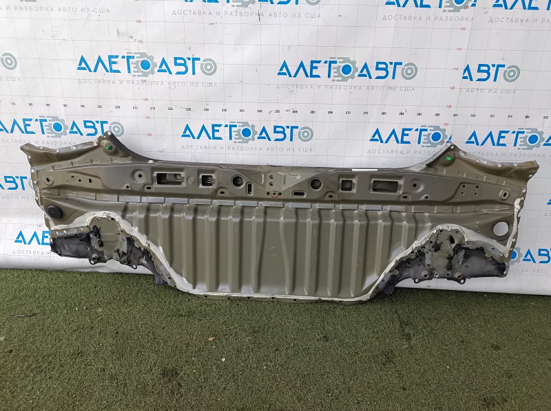 Задняя панель Toyota Camry v55 15-17 usa, высверлена