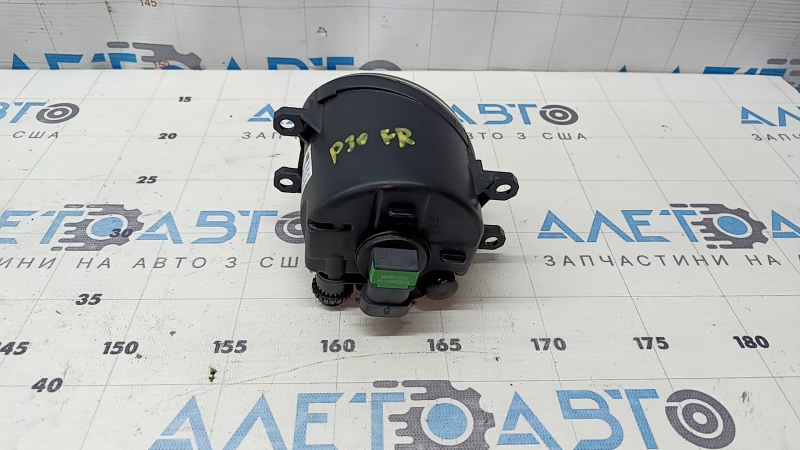 Противотуманная фара птф правая Toyota Prius 30 10-12 дорест