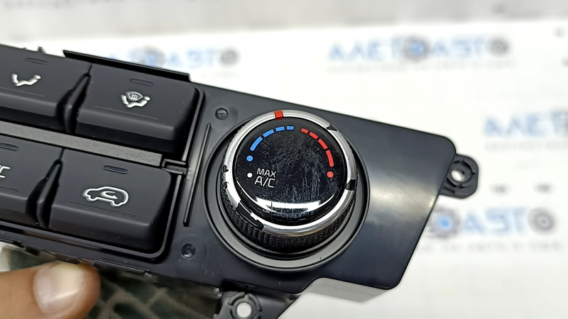 Управление климат-контролем Kia Sportage 17-19 manual, полез хром