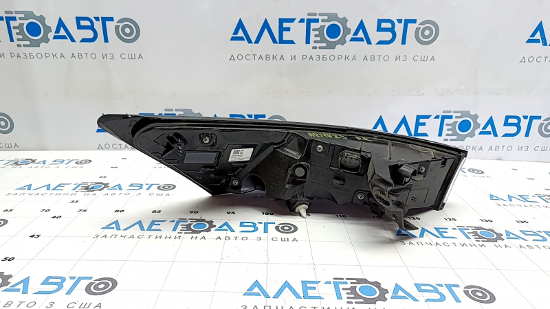 Фонарь внешний крыло правый Nissan Ariya 23-26 без проводки, царапина