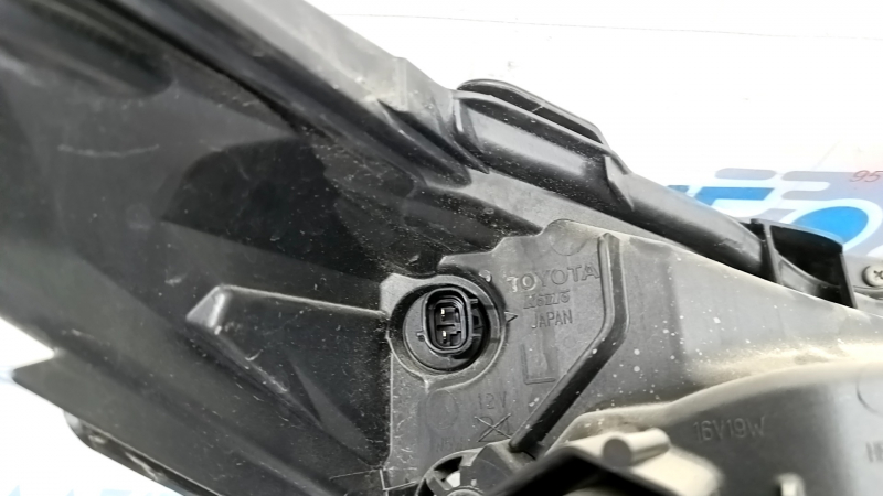 Фара передняя левая Lexus NX200t NX300h 15-17 галоген+LED, Base