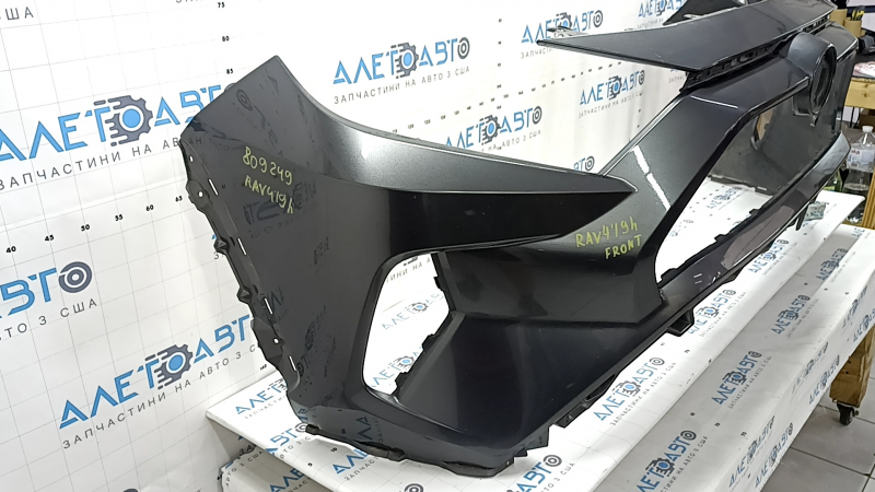 Бампер передний голый Toyota Rav4 19-25 без парктроников, USA built, графит, песок