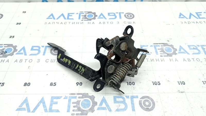 Замок капота Toyota Rav4 19-24 без датчика, ржавый