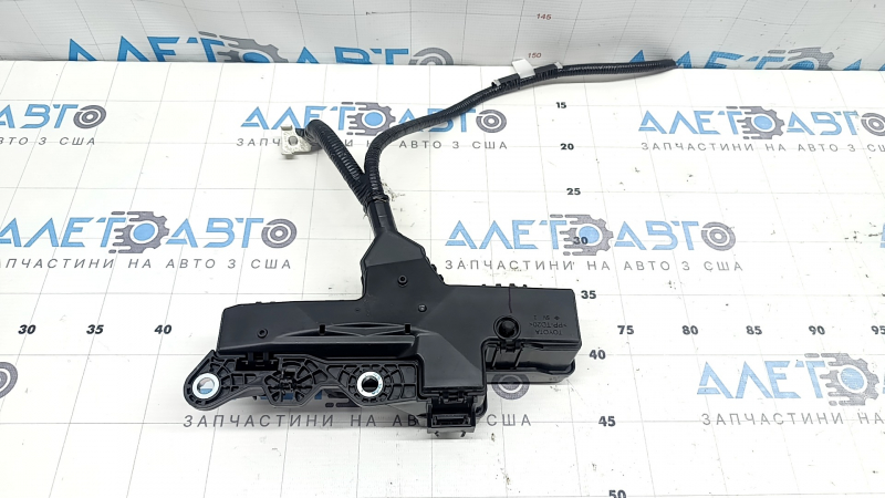 Блок предохранителей багажник Toyota Rav4 19-24 hybrid, с крышкой