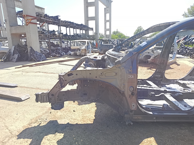 Четверть передняя левая Toyota Rav4 19-25 USA built на кузове, графит