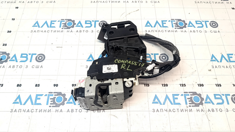 Замок двери задней левой Jeep Compass 17-26 с тросами
