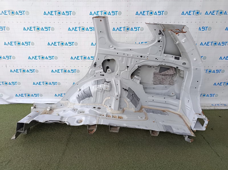 Четверть крыло задняя правая Mitsubishi Outlander 14-20 отпилена, белая, ржавая, тычки, вмятинки