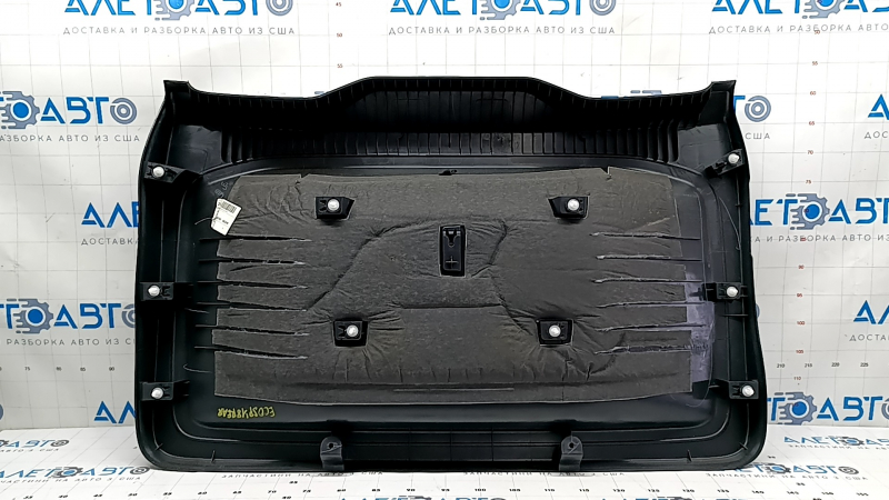 Обшивка двери багажника Ford Ecosport 18-22 черная, потерта
