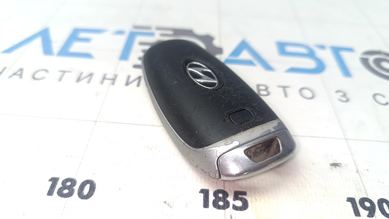 Ключ smart key Hyundai Ioniq 5 22-26 6 кнопок, затерт