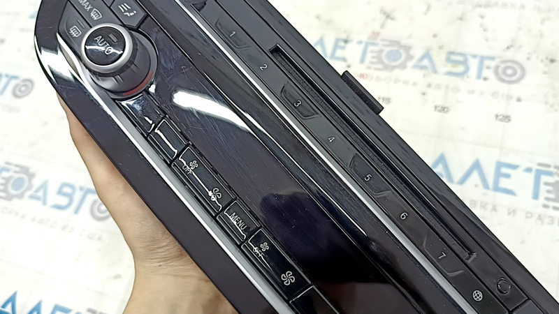 Управление климат-контролем и магнитолой BMW 5 G30 17-22 auto, dual zone, царапины