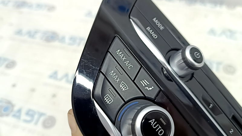 Управление климат-контролем и магнитолой BMW 5 G30 17-22 auto, dual zone, царапины